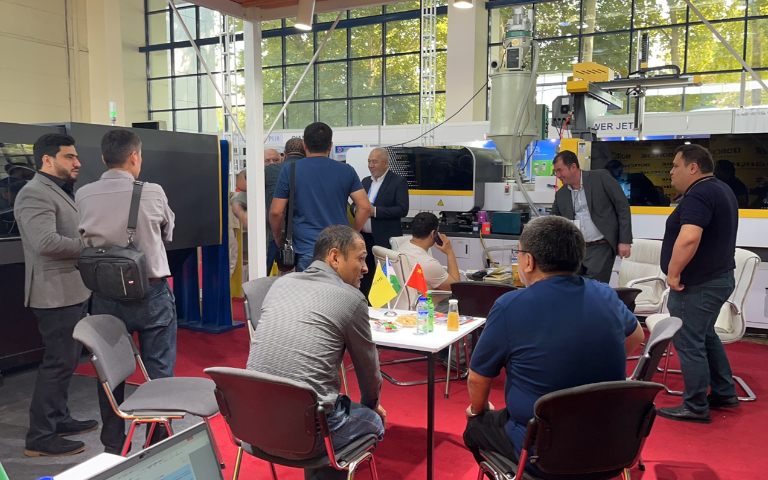 博創全新一代直驅電動注塑機全球巡展，烏茲別克斯坦站
